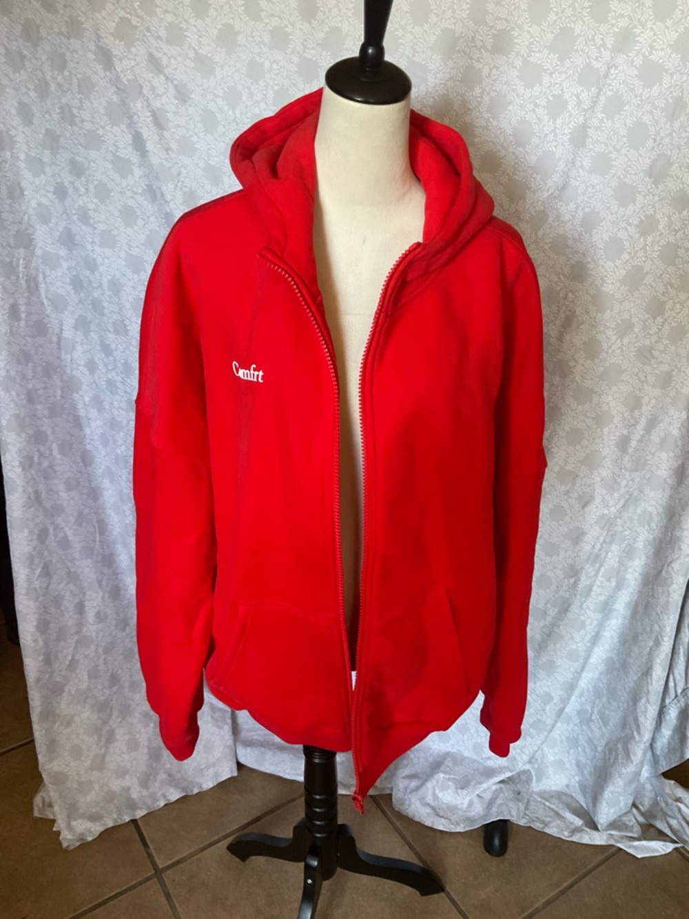 Comfrt Red Zip-Up Hooded Sweatshirt